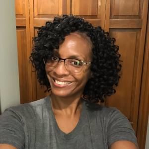 Meet your Posher, Dionne